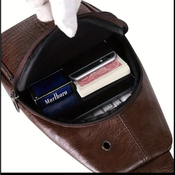 🆕 Men’s Crocodile Pattern
Multifunctional Waterproof Bag & Matching Wallet - Picture 5 of 14